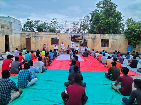 வின்னர் போலீஸ் அகாடமியில் யோகா தின விழா நடந்தது.