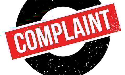 கவுந்தப்பாடி அரசு ஆஸ்பத்திரியில் தந்தைக்கு பதில் சிகிச்சை அளித்த மகன் மீது புகார்