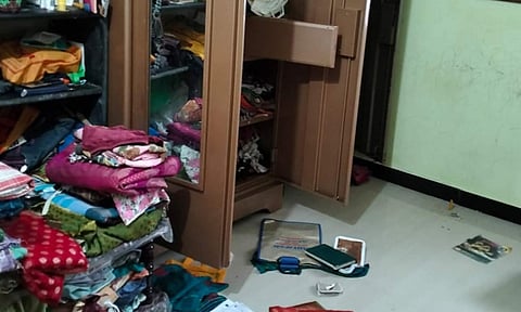 வீட்டின் பூட்டை உடைத்து 15 பவுன் நகை திருட்டு