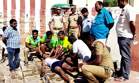 பவானி கூடுதுறை காவிரி ஆற்றில் தீயணைப்பு துறையினர் ஒத்திகை