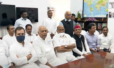 ஜனாதிபதி தேர்தல்- ராகுல் காந்தி முன்னிலையில் மனுதாக்கல் செய்தார் யஷ்வந்த் சின்கா