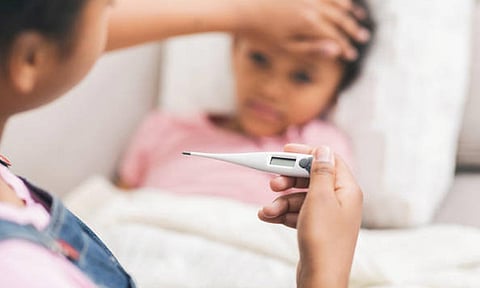 சென்னையில் மாணவர்களை மிரட்டும் காய்ச்சல்- பீதி தேவையில்லை என்கிறார்கள் டாக்டர்கள்