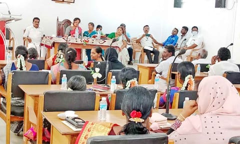 செம்பனார்கோயில் ஒன்றிய குழு கூட்டம் நடந்தது.