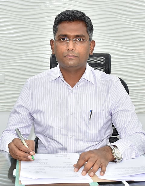 மாவட்ட கலெக்டர் ஸ்ரீதர்