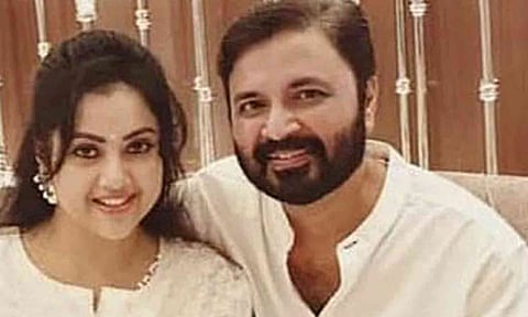 95 நாட்கள் சுயநினைவின்றி இருந்த மீனாவின் கணவரை காப்பாற்ற முடியவில்லை- அமைச்சர் தகவல்