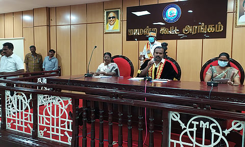 மேயர் ஜெகன்பெரியசாமி தலைமையில் மாநகராட்சி கூட்டம் நடைபெற்றபோது எடுத்த படம்.