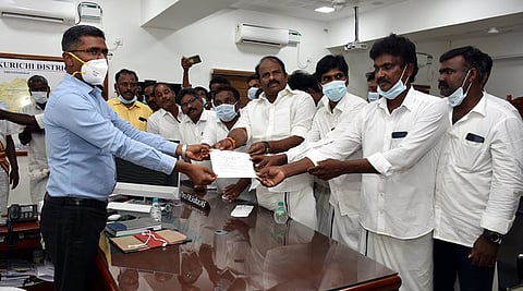 ரிஷிவந்தியம் தொகுதி சட்டமன்ற உறுப்பினர் வசந்தம் கார்த்திகேயன், மாவட்ட கலெக்டர் ஸ்ரீதரிடம் மனு அளித்தார்.