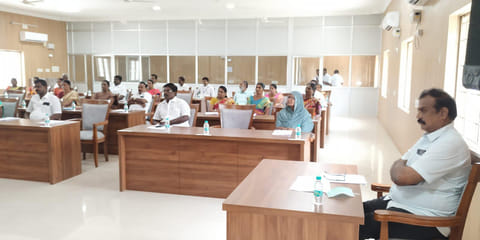 நகர்மன்ற கூட்டத்தில் துணைதலைவர் ஆர்.எஸ்.ரமேஷ் மற்றும் கவுன்சிலர்கள் கலந்து கொண்ட போது எடுத்தபடம்.