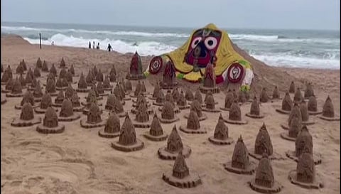 பூரி கடற்கரையில் 125 மணல் ரதங்களை உருவாக்கினார் சுதர்சன் பட்நாயக்