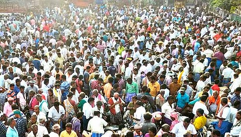 திருமங்கலம் ஆட்டுச்சந்தையில் குவிந்த வியாபாரிகள் கூட்டம்.