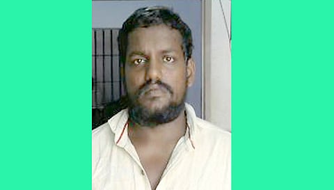 கொலையான சக்திவேல்.
