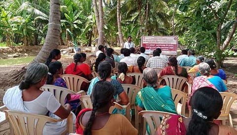 மீன் வளர்ப்பு குறித்த பயிற்சி நடைபெற்ற போது எடுத்த படம்.