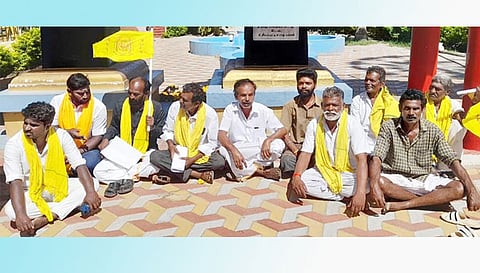 தமிழ் மாநில பிரமலைக்கள்ளர் முற்போக்கு இளைஞர் பேரவையினர் உசிலம்பட்டியில் ஆர்ப்பாட்டம் நடத்தினர்.