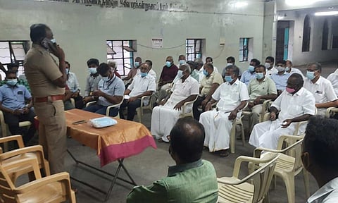 கொரோனா தடுப்பு முறைகளை வியாபாரிகள் கடைபிடியுங்கள்