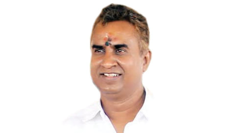 கொரோனா பரவலை கட்டுப்படுத்த நடவடிக்கை எடுக்க வேண்டும்- முன்னாள் அமைச்சர் எஸ்.பி.வேலுமணி அறிக்கை