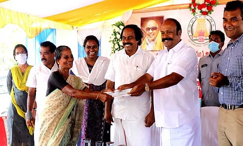 பேச்சிபாறையில் சமத்துவபுர மக்களுக்கு நலத்திட்ட உதவிகள்