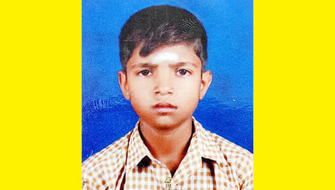 மாணவர் நிதிஷ்.