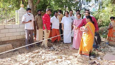 பள்ளிக்கூட ஆக்கிரமிப்பு அகற்றி நடவடிக்கை