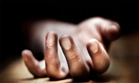 வெவ்வேறு சம்பவங்களில் 2 வாலிபர்கள்  தற்கொலை