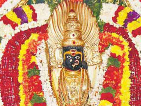 சங்கராபுரம் அருகே   மகா மாரியம்மன் கோவில் தேரோட்டம்