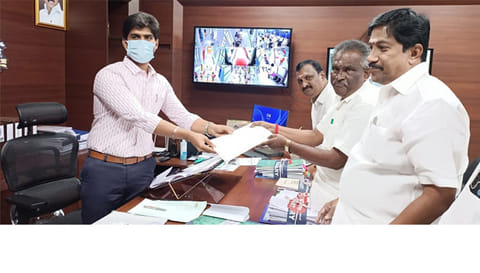 கோவை மாநகராட்சியில் மழைநீர் வடிகால், சாலை சீரமைப்பு பணிகளை விரைந்து முடிக்க வேண்டும்-அம்மன் அர்ச்சுணன் எம்.எல்.ஏ.கோரிக்கை