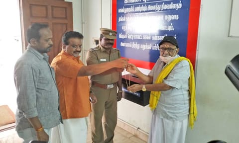நாகர்கோவில் ஒட்டலில் தவறவிட்ட நகை உரியவரிடம் ஒப்படைப்பு