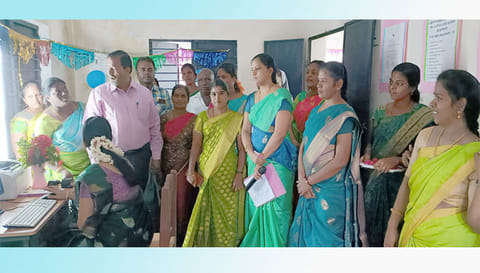 சின்னஇலந்தைகுளம் ஊராட்சியில் மகளிர் சுய உதவி குழு சார்பில் இ-சேவை மையம் தொடங்கப்பட்டது.