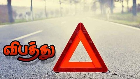 சேலம் கருப்பூர் அருகே சிமெண்ட் ஏற்றி வந்த டிராக்டர் கவிழ்ந்ததுடிரைவர் படுகாயம்