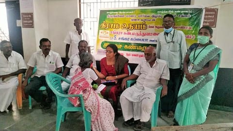 கண் சிகிச்சை முகாம் நடைபெற்ற காட்சி.