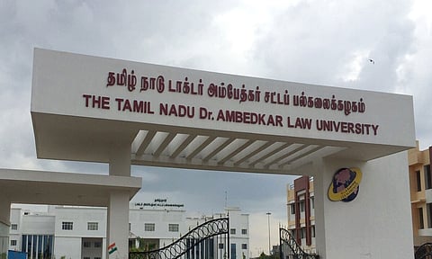 தமிழகம் முழுவதும் ஆன்லைனில் சட்டக்கல்லூரி மாணவர் சேர்க்கை தொடங்கியது