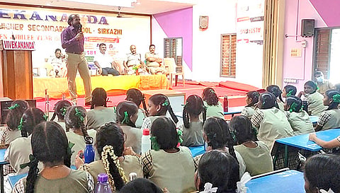 உளவியல் ரீதியிலான கருத்தரங்கு நடைபெற்றது.