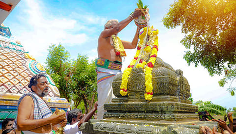 ஆஞ்சநேயர் கோவில் கும்பாபிஷேகம் நடந்தது.