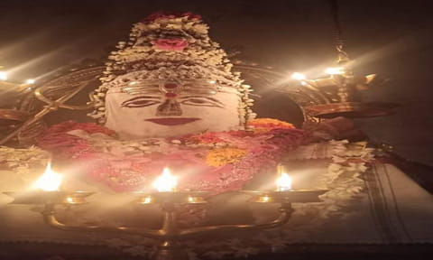 கன்னியாகுமரி அருகே உள்ள மருந்துவாழ்மலையில் ஜோதிலிங்கேஸ்வரருக்கு 16 வகையான வாசனைத் திரவியங்களால் சிறப்பு அபிஷேகம்