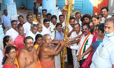 ஆடித்திருவிழாவை முன்னிட்டு கோட்டை மாரியம்மன் கோவிலில் முகூர்த்தக்கால் நடப்பட்டது