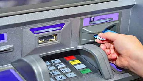 ஏ.டி.எம். கார்டு மூலம் பணம் திருடிய மர்ம நபர்