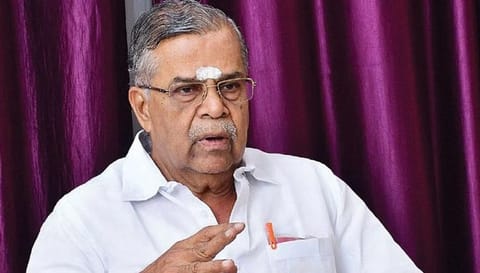 இல.கணேசன்
