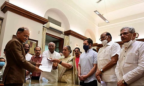 மார்கரெட் ஆல்வா வேட்புமனு தாக்கல்