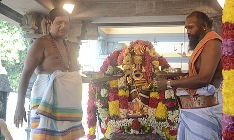 ஆடிகிருத்திகை: வடபழனி முருகன் கோவிலில் ஏராளமான பக்தர்கள் குவிந்தனர்