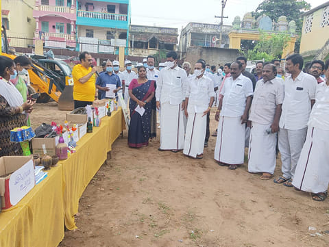 விழுப்புரத்தில் தூய்மை பணி முகாம் நடந்தது.