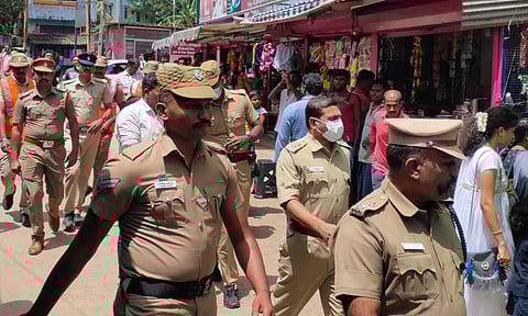 திற்பரப்பு அருவி பகுதியில் கண்காணிப்பு கோபுரம் - மாவட்ட போலீஸ் சூப்பிரண்டு ஆலோசனை