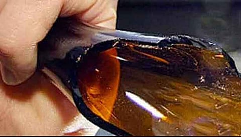 வாலிபர் மீது பீர் பாட்டில் தாக்குதல்