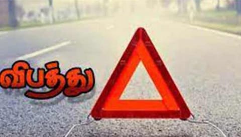 குமாரபாளையத்தில் அடுத்தடுத்து விபத்து 2 குழந்தைகள் உள்பட 5 பேர் படுகாயம்