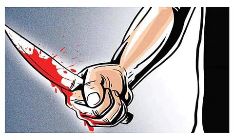 கிருஷ்ணகிரி அருகே காதல் தகராறில் வாலிபருக்கு கத்திக்குத்து