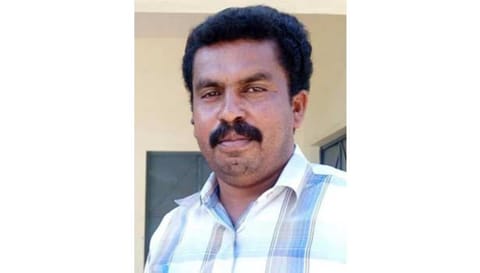 குமரேசன்.