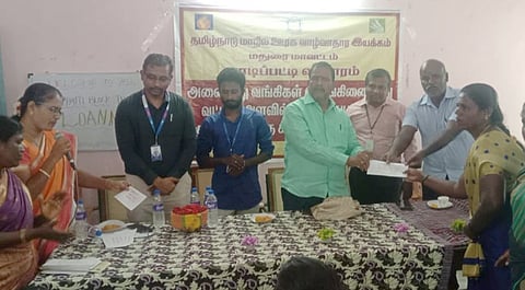 மகளிர்சுய உதவி குழுக்களுக்கு கடன் உதவி