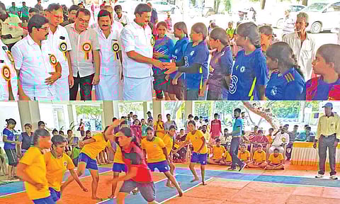 கபடி வீராங்கனைகளுக்கு அமைச்சர் மு.பெ.சாமிநாதன் கை குலுக்கி வாழ்த்து தெரிவித்த காட்சி. கபடியில் பங்கேற்ற  பெண்கள்.