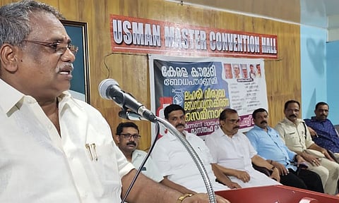 மாகியில் நடந்த போதைப்பொருளுக்கு எதிரான விழிப்புணர்வு நிகழ்ச்சியில் சபாநாயகர் ஏம்பலம் செல்வம் பேசிய காட்சி.