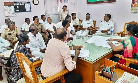 கோட்டாட்சியர் ஜெயராஜ பெளலின் தலைமையில் கூட்டம் நடந்தது.