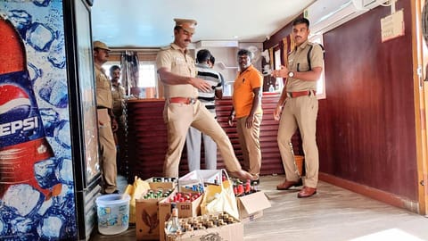 பறிமுதல் செய்யப்பட்ட மதுபானங்கள்.