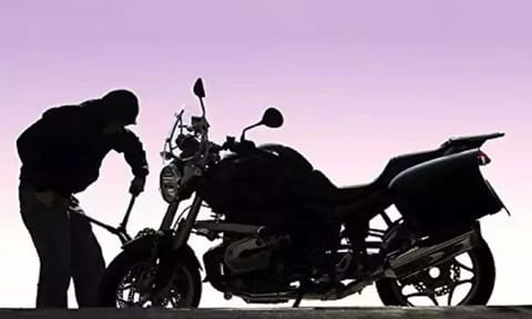 கொட்டாரம் அருகே மோட்டர் சைக்கிள் திருட்டு
